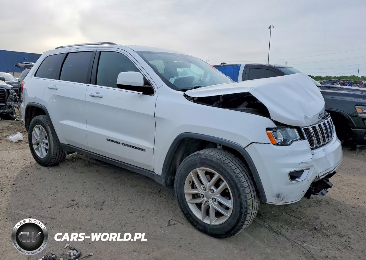 2018 Jeep Grand Cherokee Laredo VIN:1C4RJFAG3JC105327 - 4