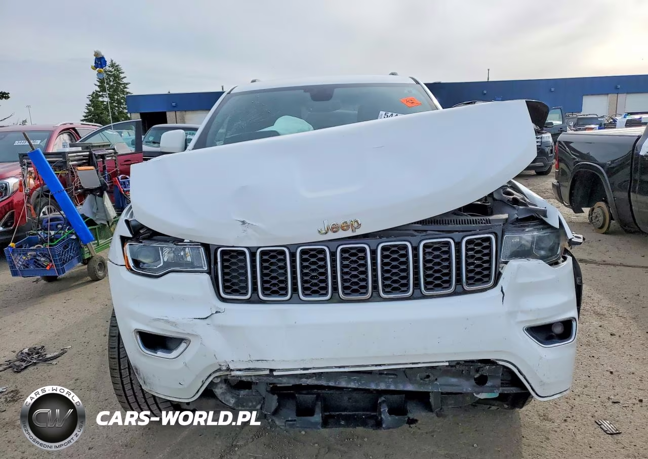 2018 Jeep Grand Cherokee Laredo VIN:1C4RJFAG3JC105327 - 5