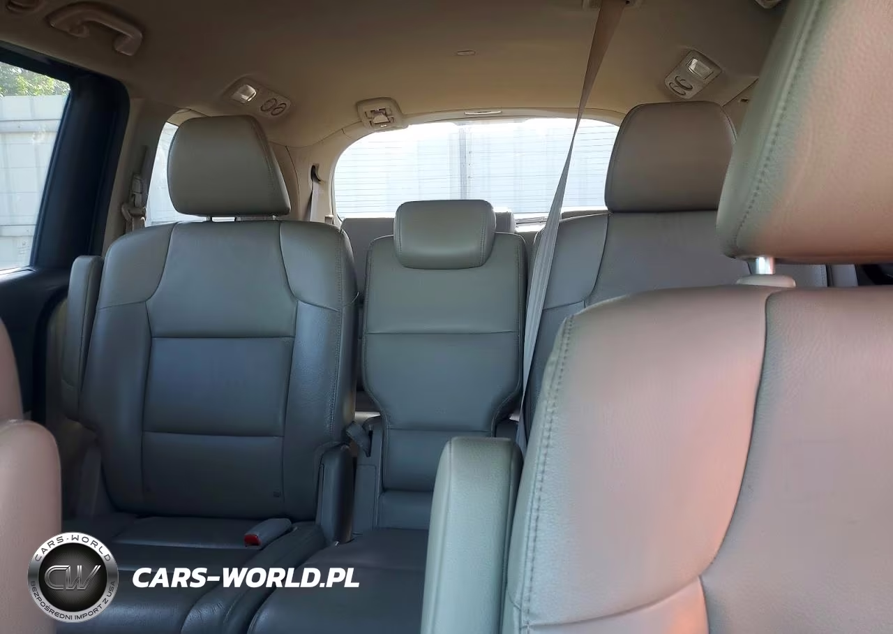 2012 Honda Odyssey Touring VIN:5FNRL5H93CB139740 - 10