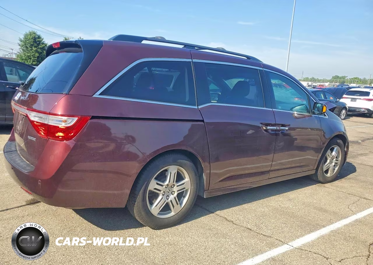 2012 Honda Odyssey Touring VIN:5FNRL5H93CB139740 - 3