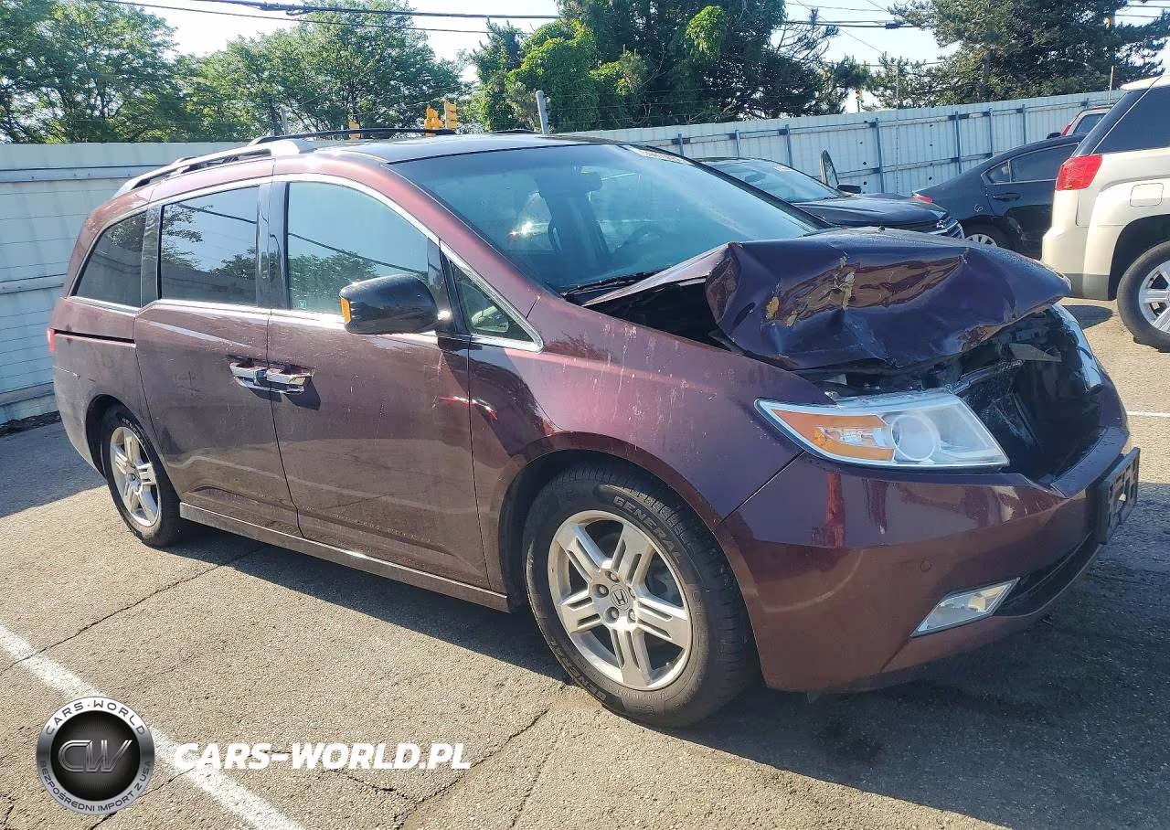 2012 Honda Odyssey Touring VIN:5FNRL5H93CB139740 - 4