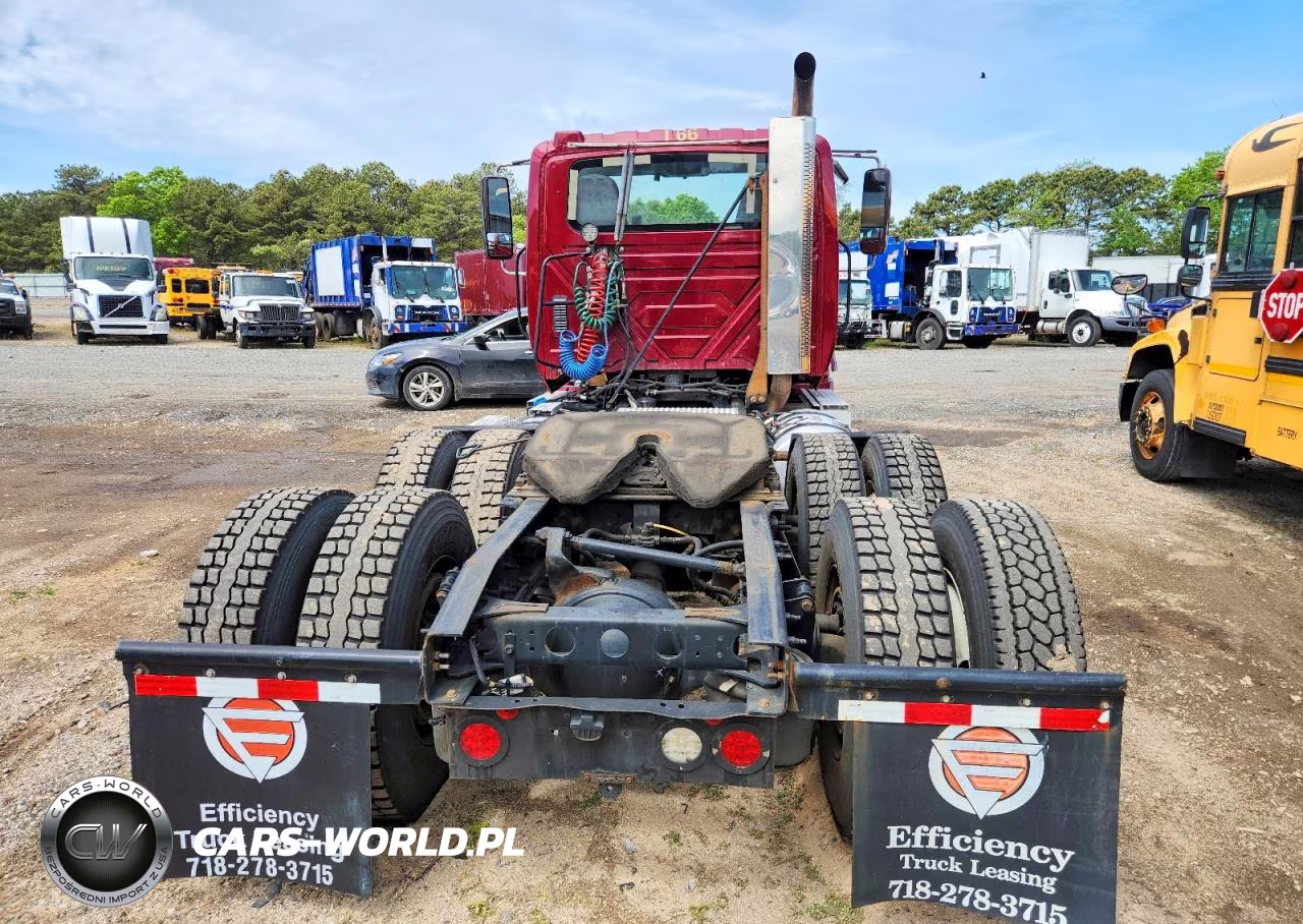2018 International Prostar - Semi Truck VIN:3HSDJSNR7JN421943 - 6