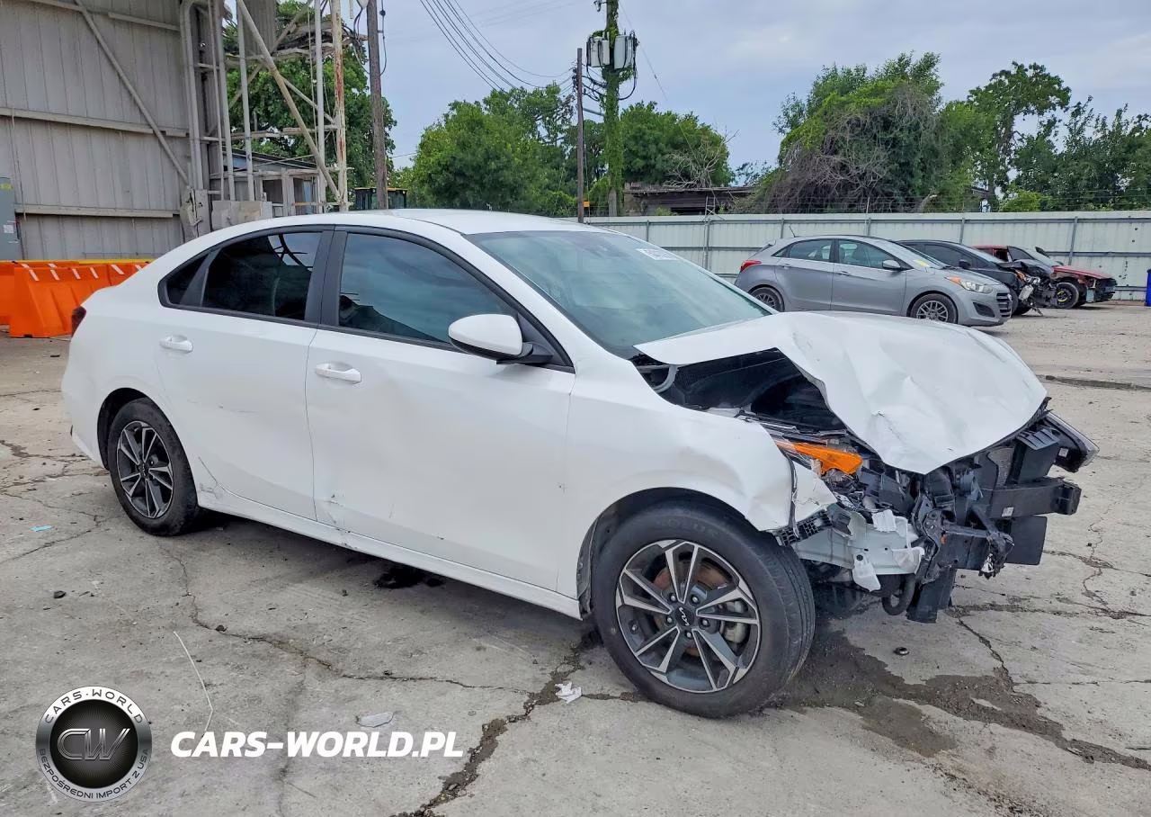 2024 Kia Forte Lxs VIN:3KPF24AD8RE741983 - 4