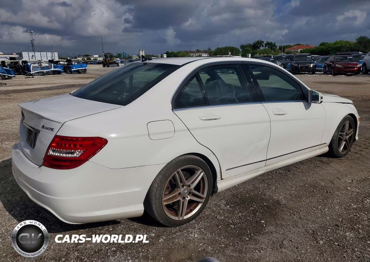 2013 Mercedes-Benz C 300 4Matic VIN:WDDGF8AB9DR242451 - 3