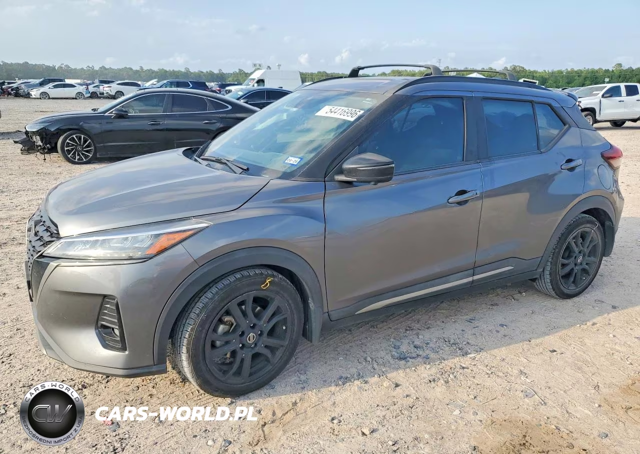 2021 Nissan Kicks Sr
