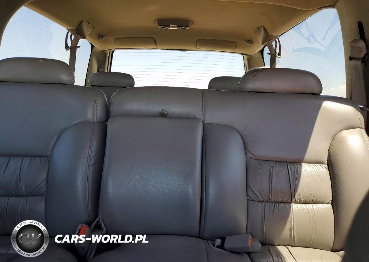 1999 Chevrolet Suburban K2500 VIN:3GNGK26J7XG169479 - 10
