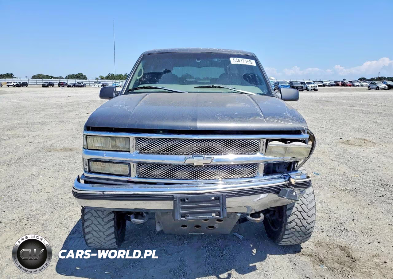 1999 Chevrolet Suburban K2500 VIN:3GNGK26J7XG169479 - 5