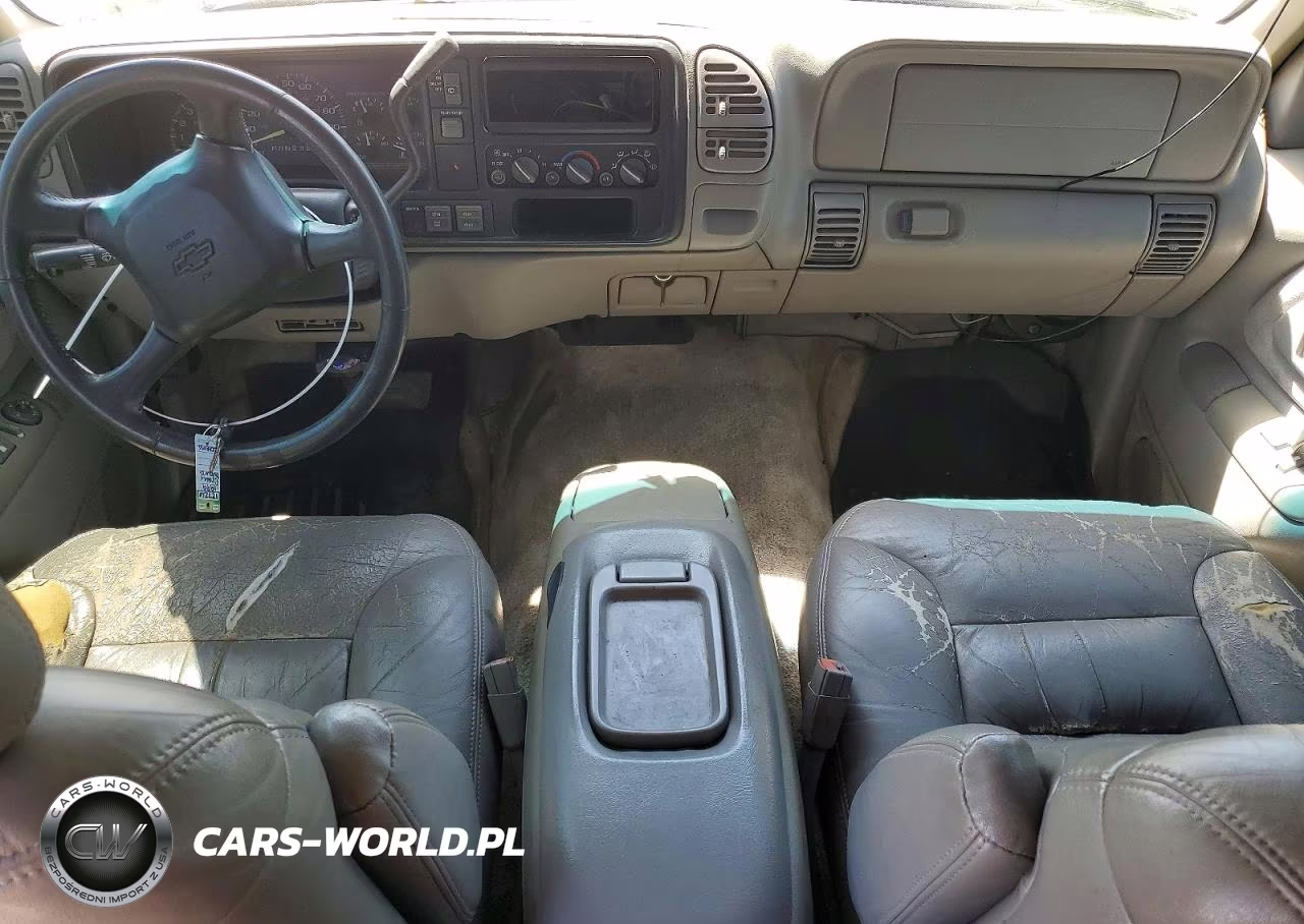 1999 Chevrolet Suburban K2500 VIN:3GNGK26J7XG169479 - 8