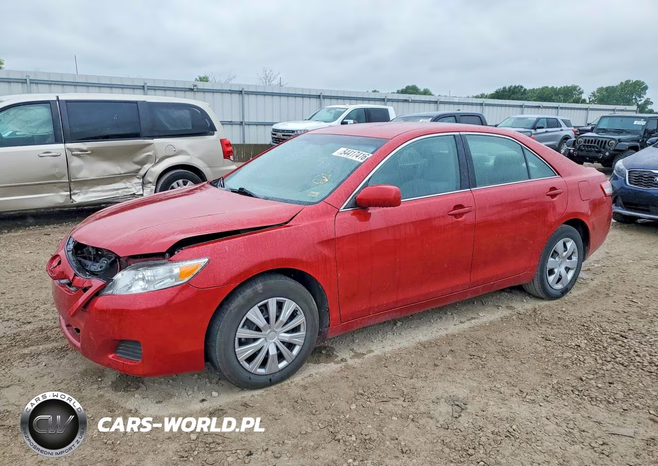 2010 Toyota Camry Le – zdjęcie 1 z 13