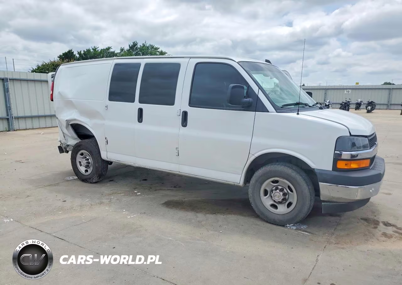 2020 Chevrolet Express G2500 VIN:1GCWGAFG7L1257607 - 4