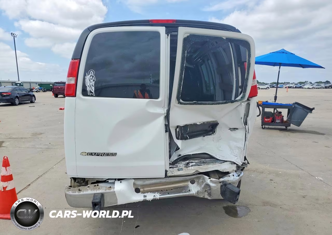 2020 Chevrolet Express G2500 VIN:1GCWGAFG7L1257607 - 6