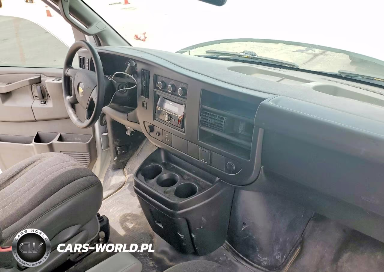 2020 Chevrolet Express G2500 VIN:1GCWGAFG7L1257607 - 8