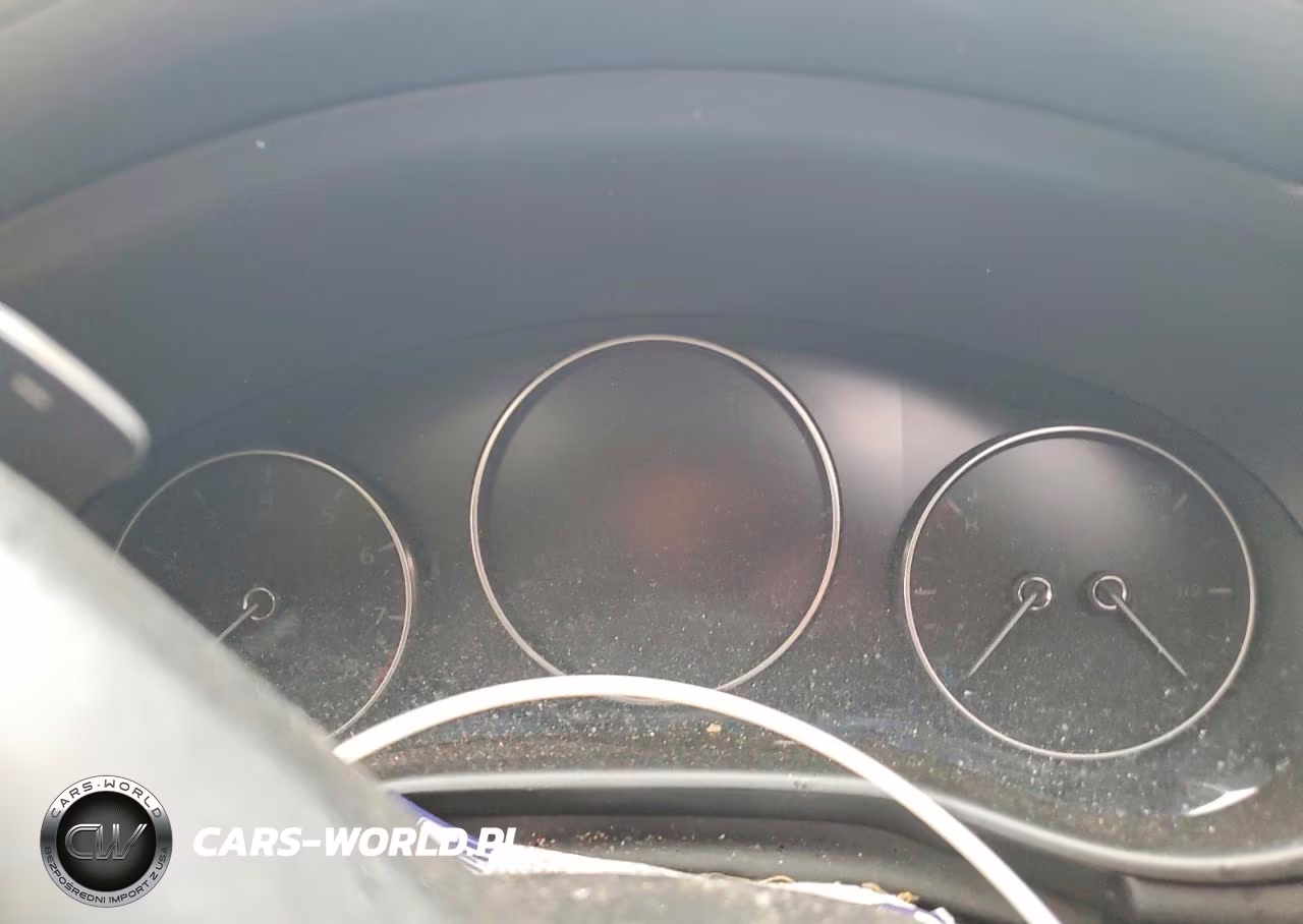 2020 Mazda 3 Premium VIN:JM1BPAEM1L1167732 - 9