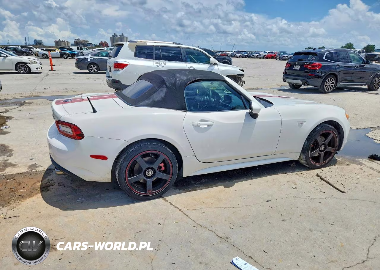 2019 Fiat 124 Spider Classica VIN:JC1NFAEK8K0141435 - 3