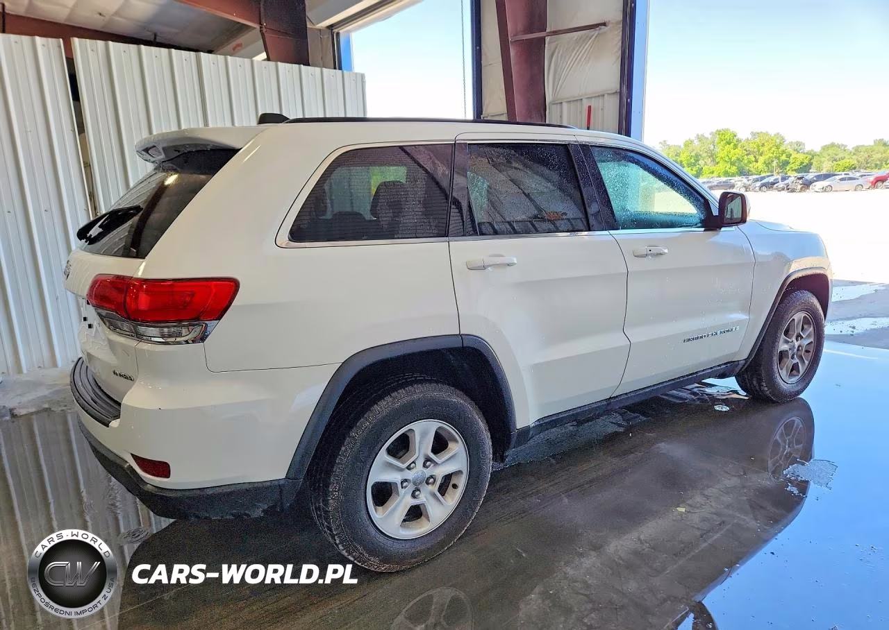 2016 Jeep Grand Cherokee Laredo VIN:1C4RJFAG5GC304498 - 3
