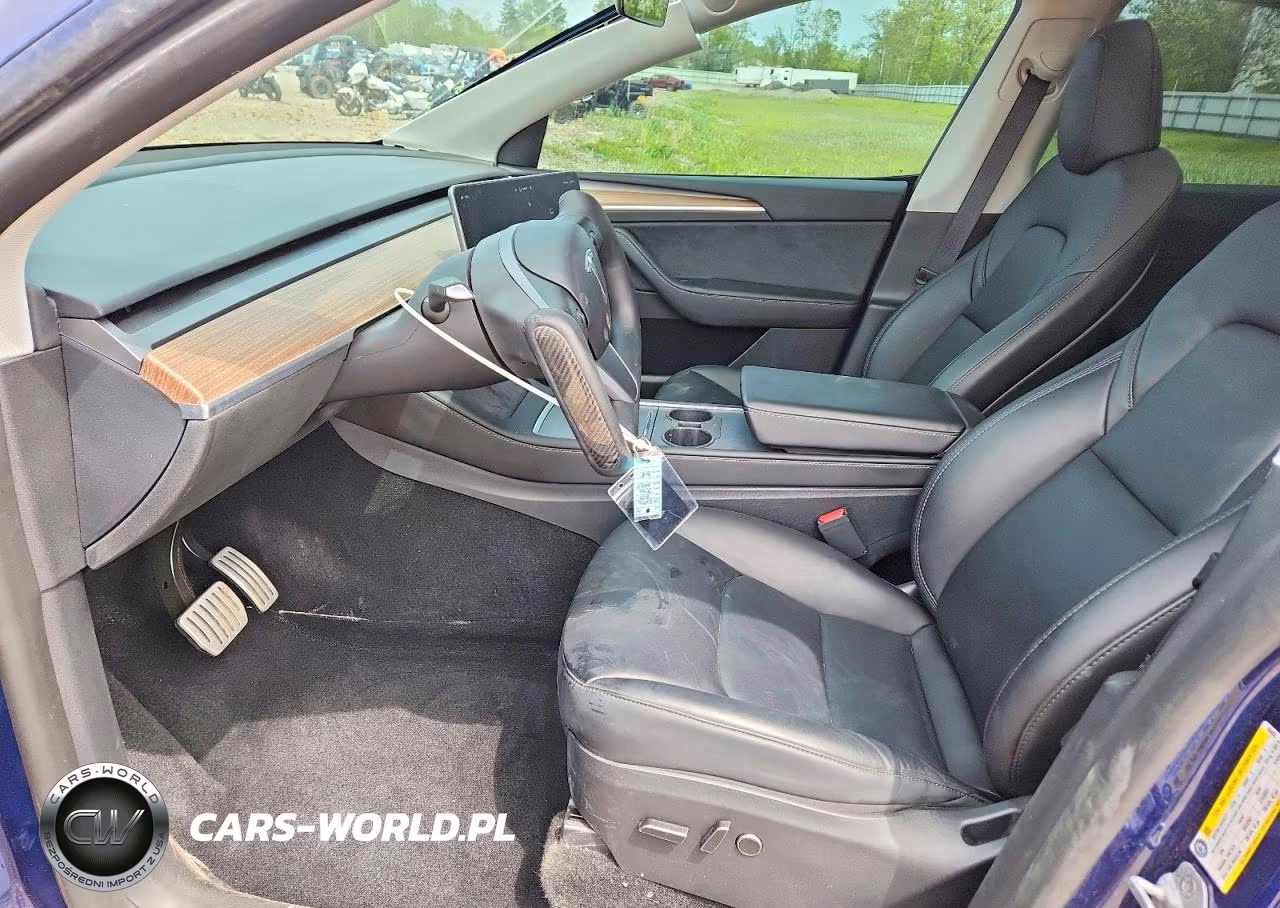 2023 Tesla Model Y VIN:7SAYGDEF1PF856893 - 7