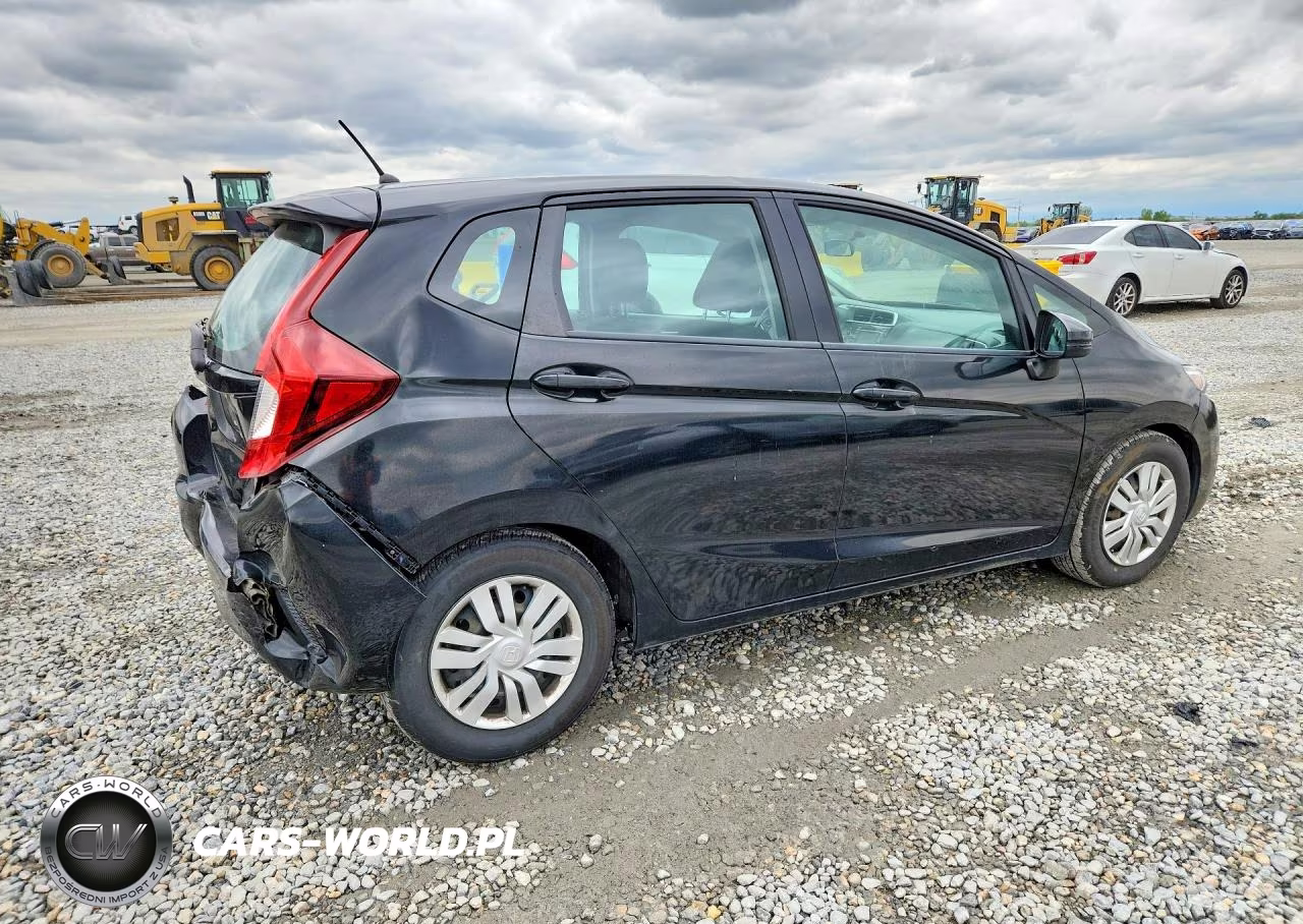2015 Honda Fit Lx VIN:3HGGK5H56FM758857 - 3