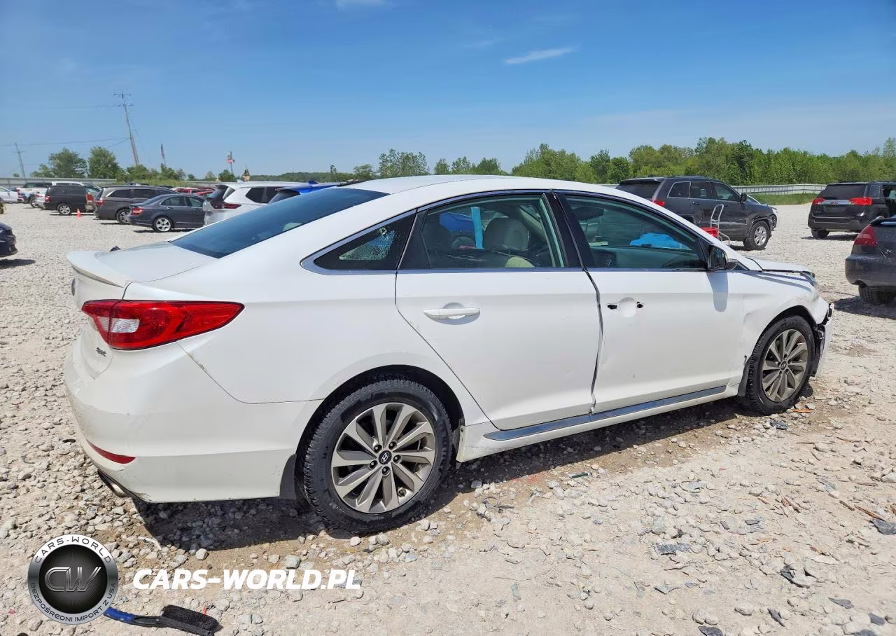 2015 Hyundai Sonata Sport VIN:5NPE34AF6FH128763 - 3