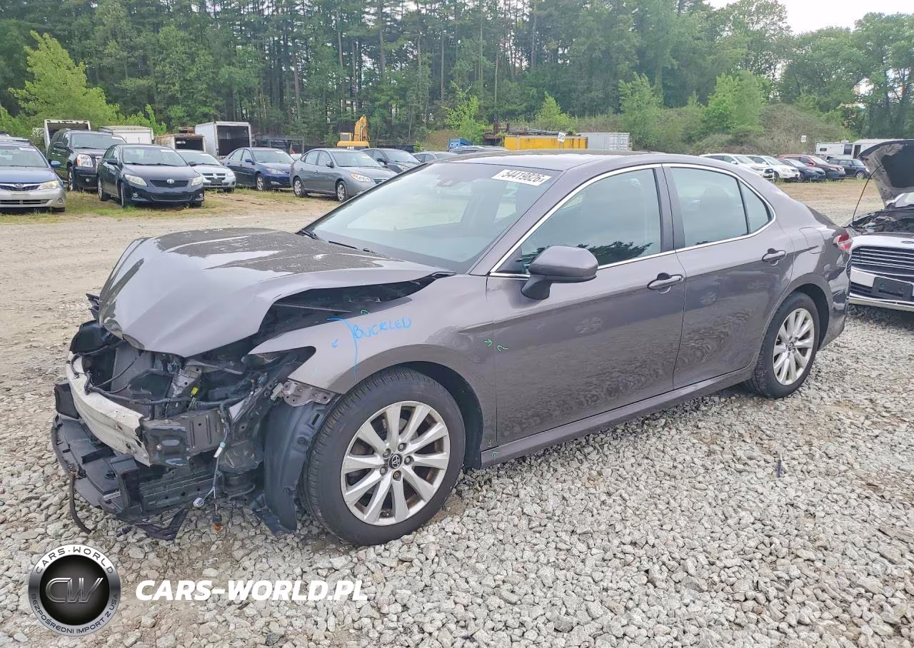 2018 Toyota Camry Le – zdjęcie 1 z 13