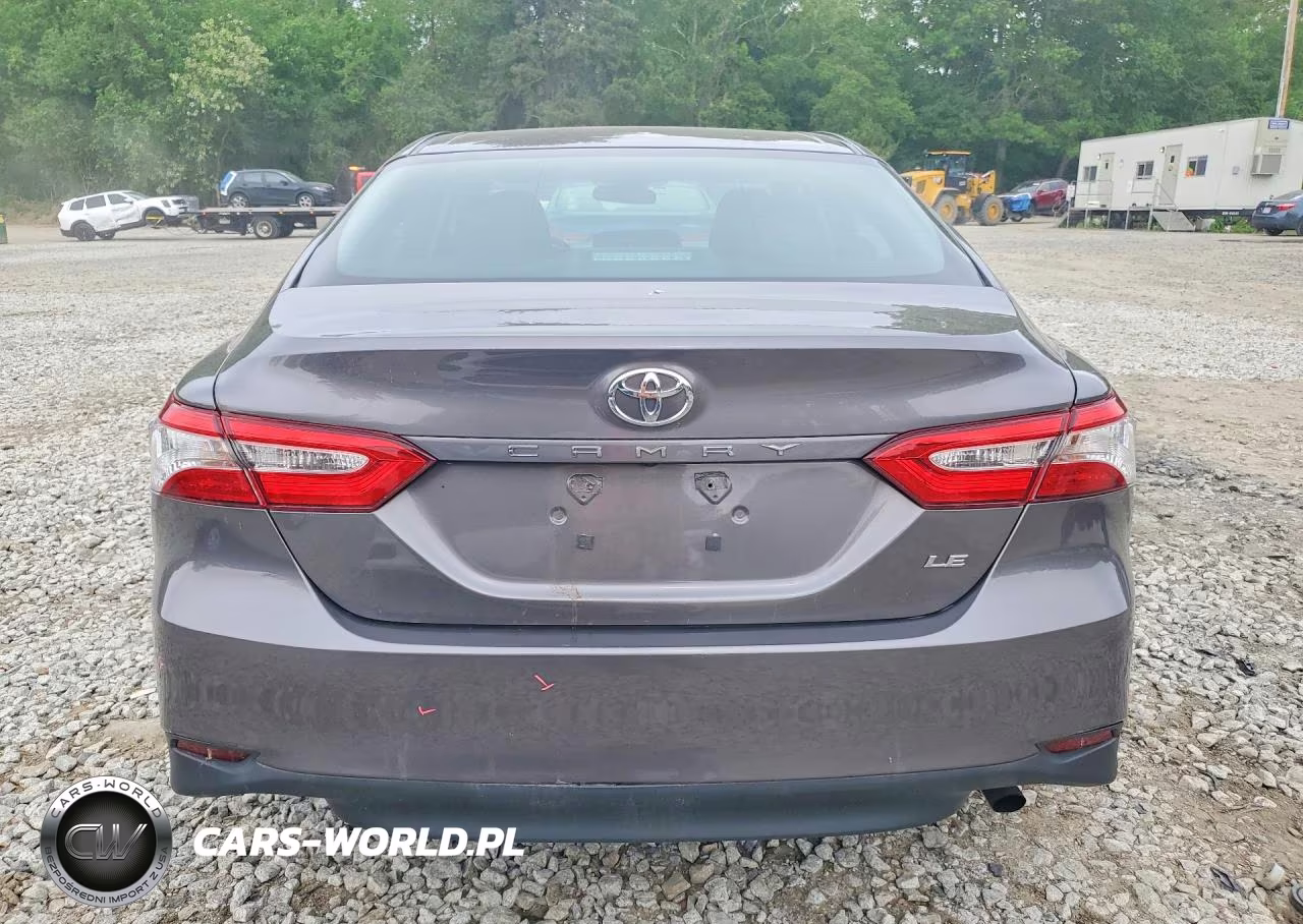 2018 Toyota Camry Le VIN:4T1B11HK9JU676745 - 6