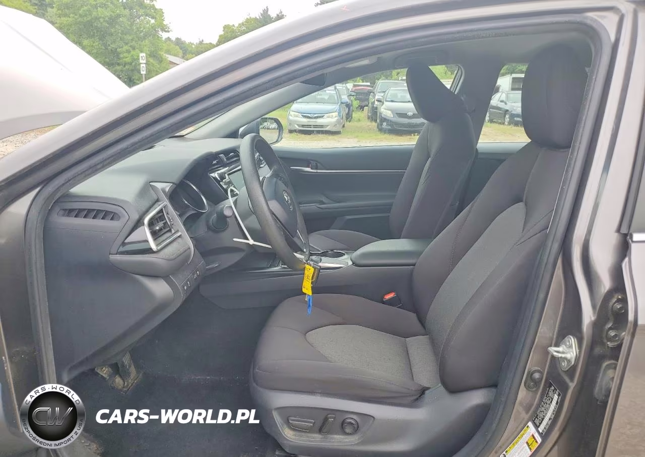 2018 Toyota Camry Le VIN:4T1B11HK9JU676745 - 7