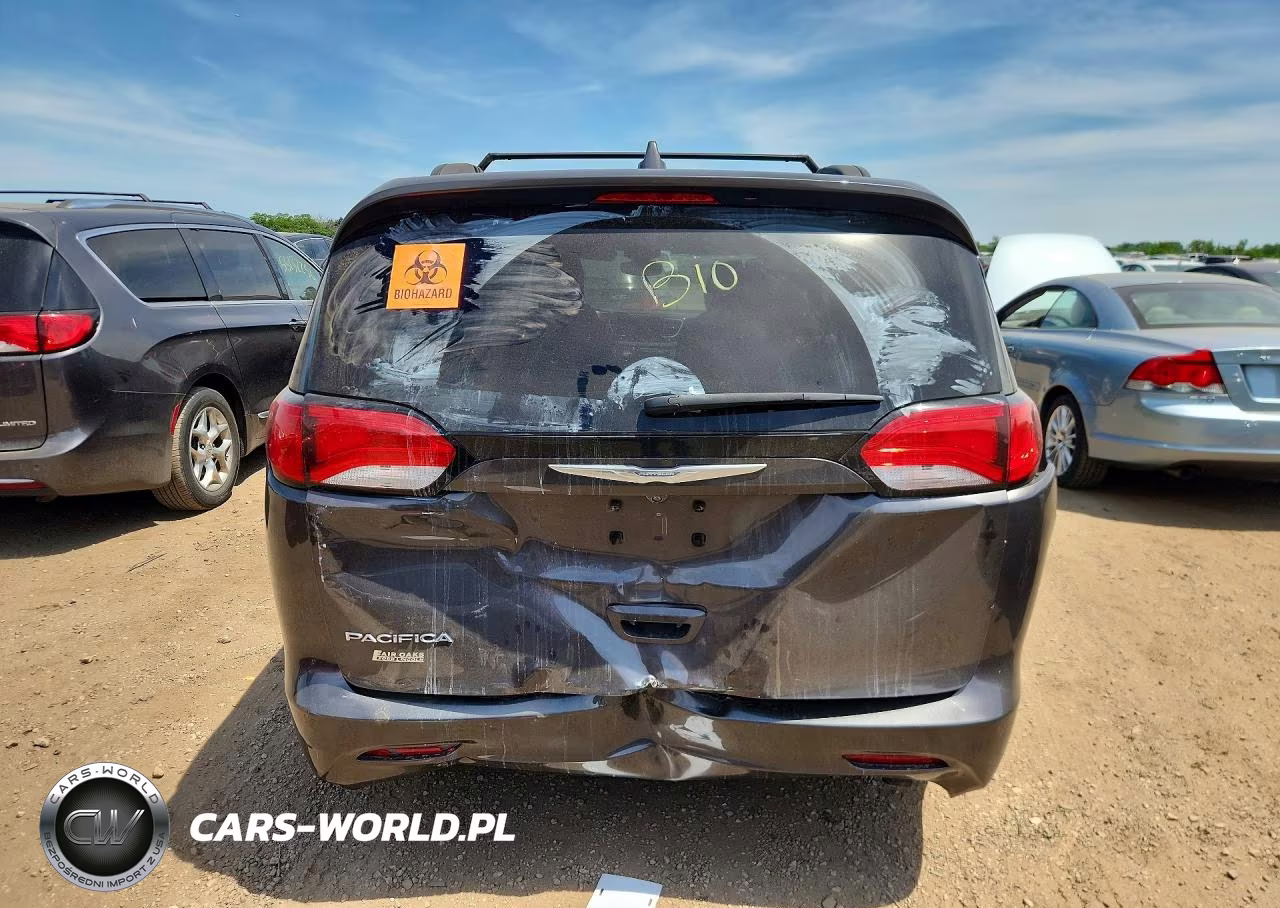 2017 Chrysler Pacifica Touring VIN:2C4RC1DG4HR656425 - 6