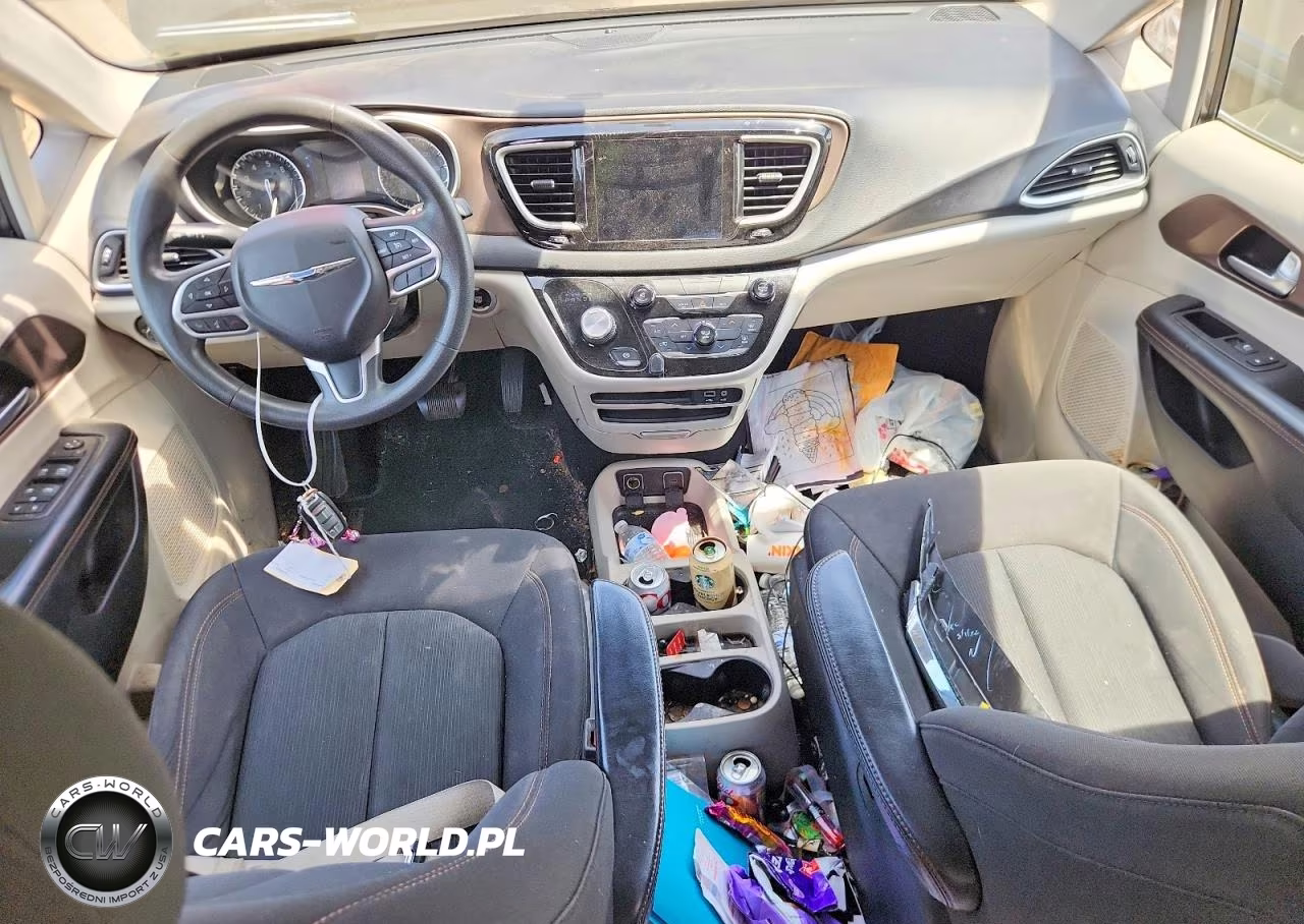 2017 Chrysler Pacifica Touring VIN:2C4RC1DG4HR656425 - 8