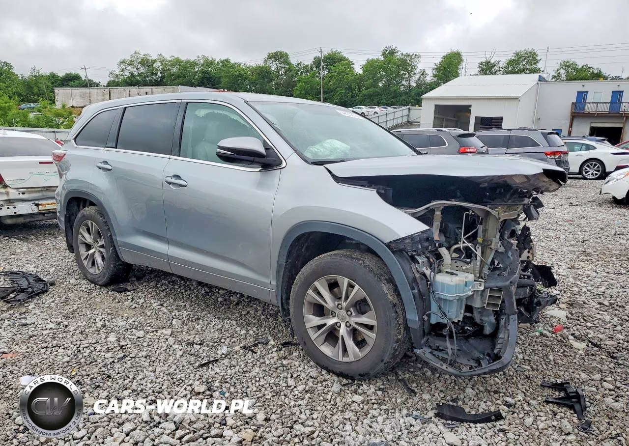 2015 Toyota Highlander Le Plus VIN:5TDBKRFH2FS087345 - 4
