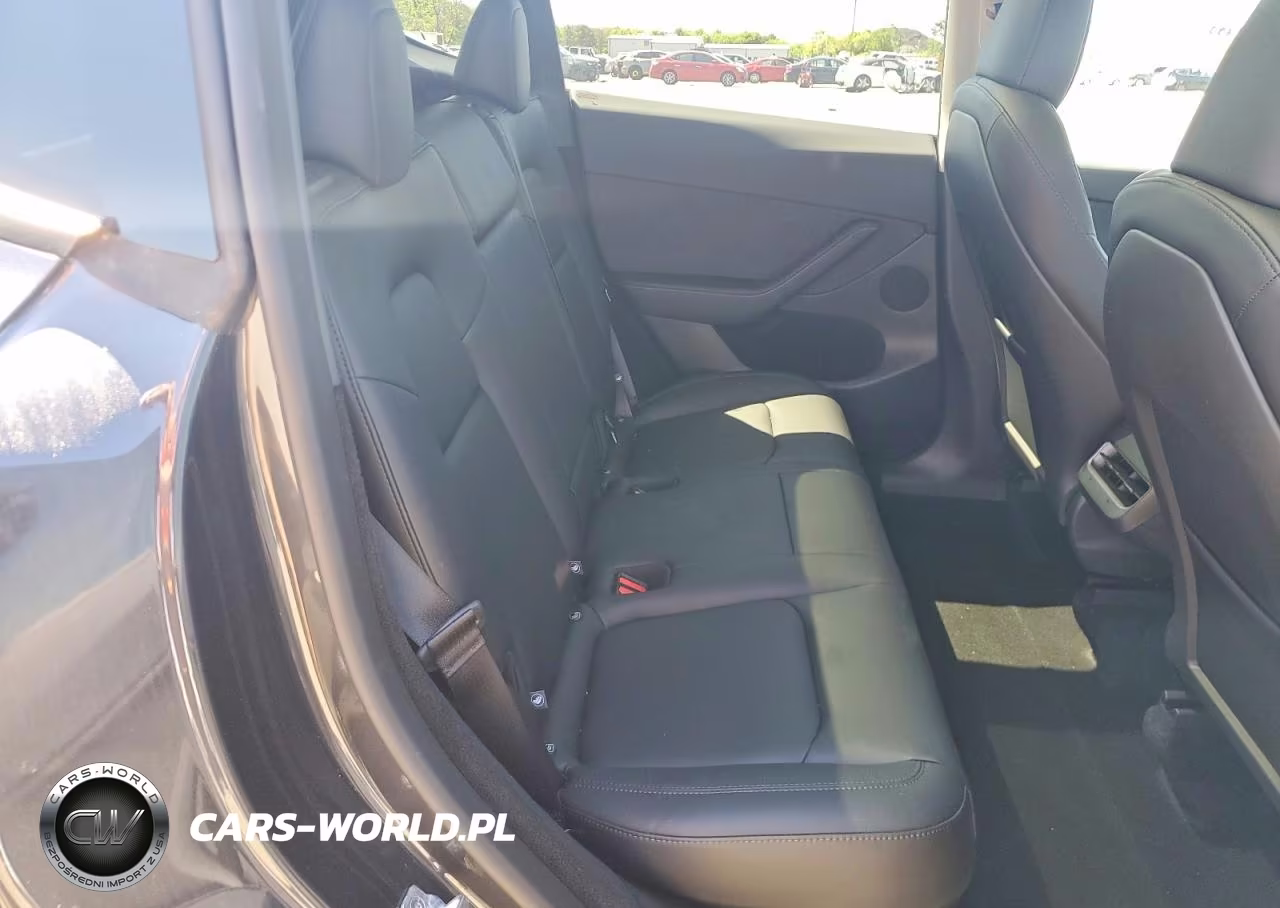 2025 Tesla Model Y VIN:7SAYGDEE4SF224017 - 11