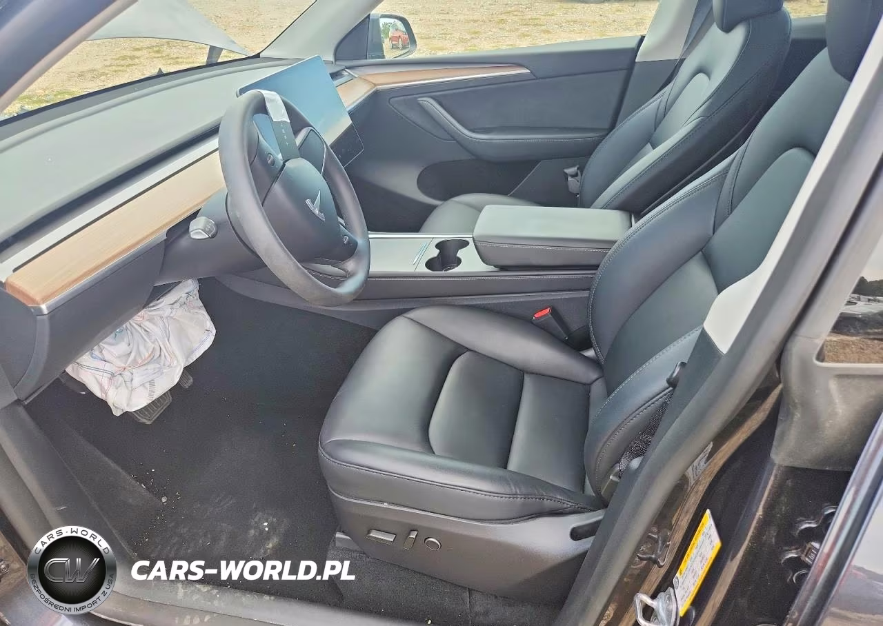 2025 Tesla Model Y VIN:7SAYGDEE4SF224017 - 7
