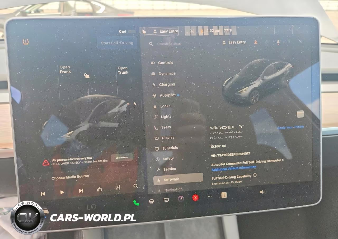 2025 Tesla Model Y VIN:7SAYGDEE4SF224017 - 9