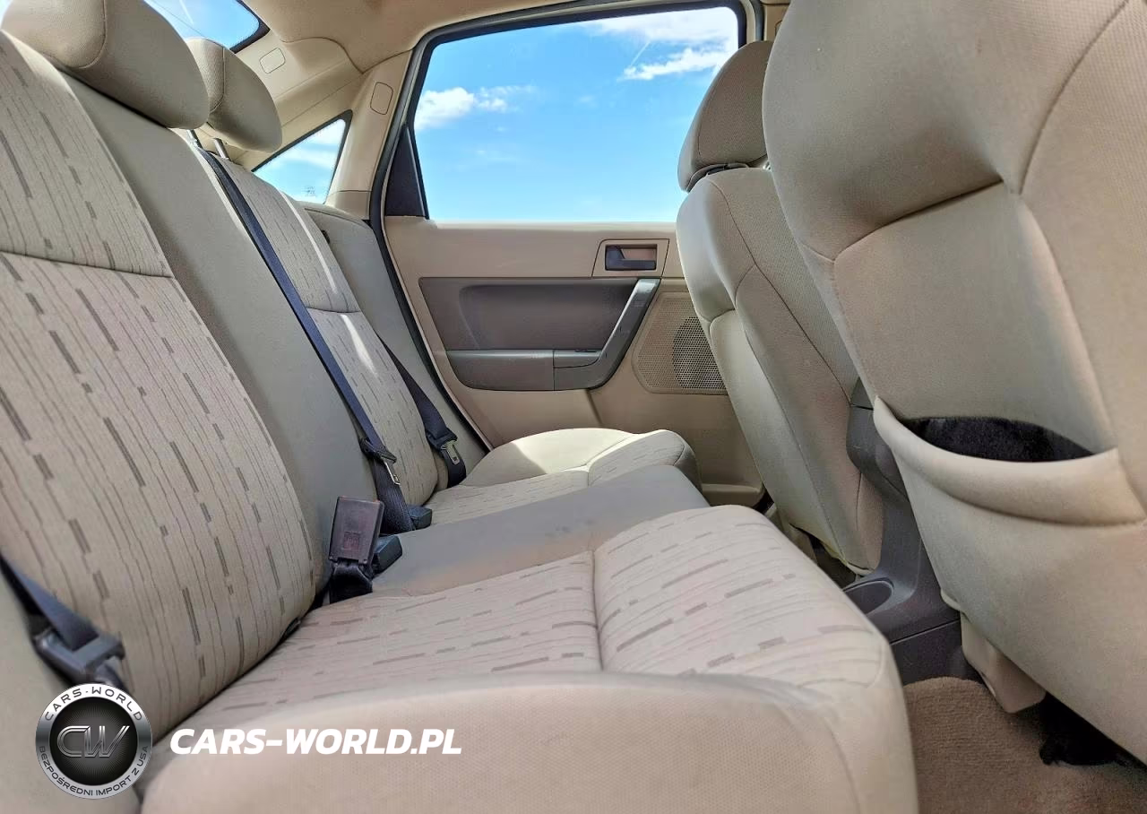 2010 Ford Focus Se VIN:1FAHP3FN3AW258780 - 10