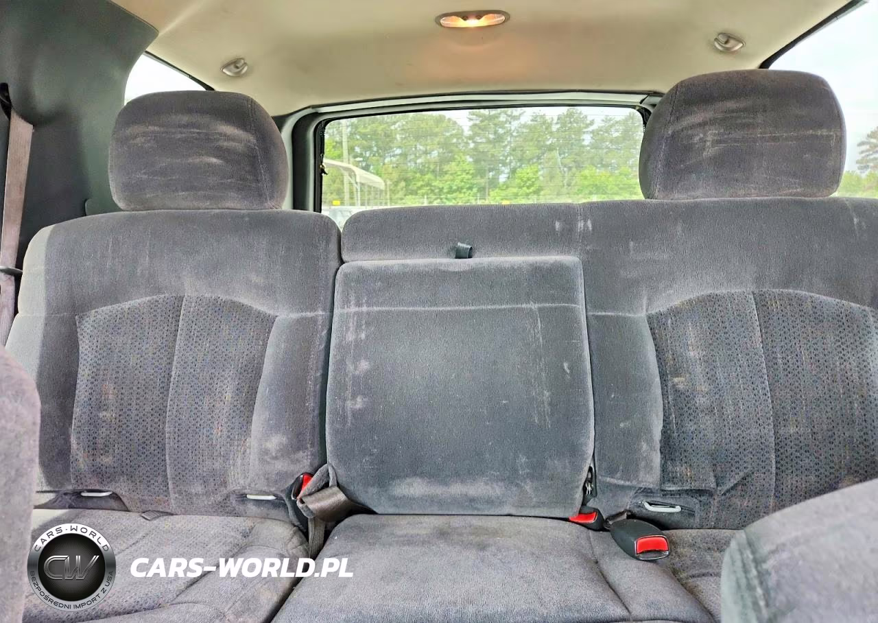 2002 Chevrolet Tahoe C1500 VIN:1GNEC13ZX2J322128 - 10