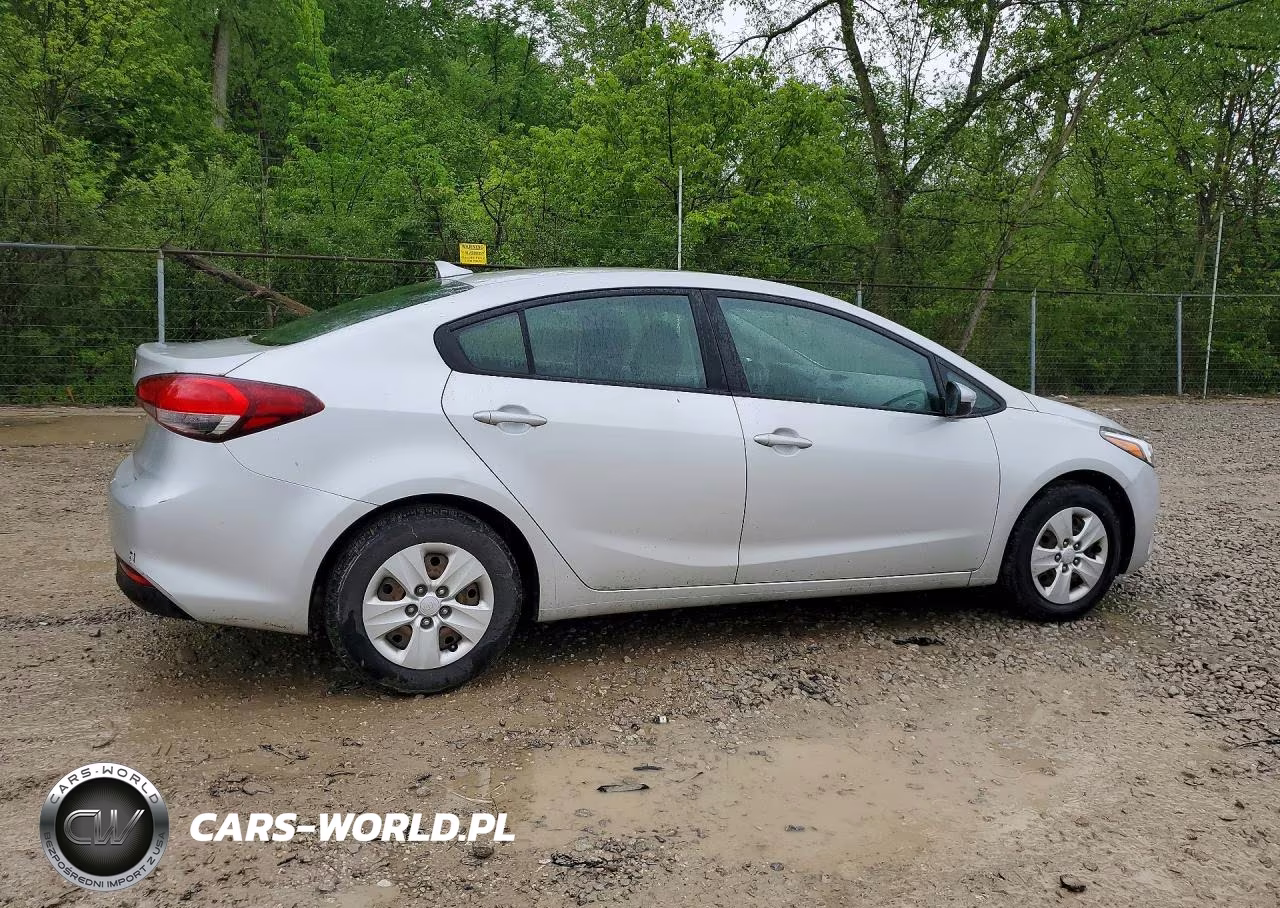 2018 Kia Forte Lx VIN:3KPFK4A78JE231082 - 3