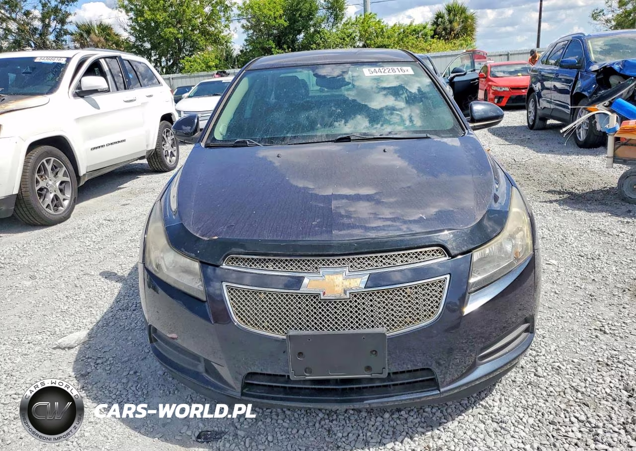 2014 Chevrolet Cruze VIN:1G1P75SZ6E7100579 - 5