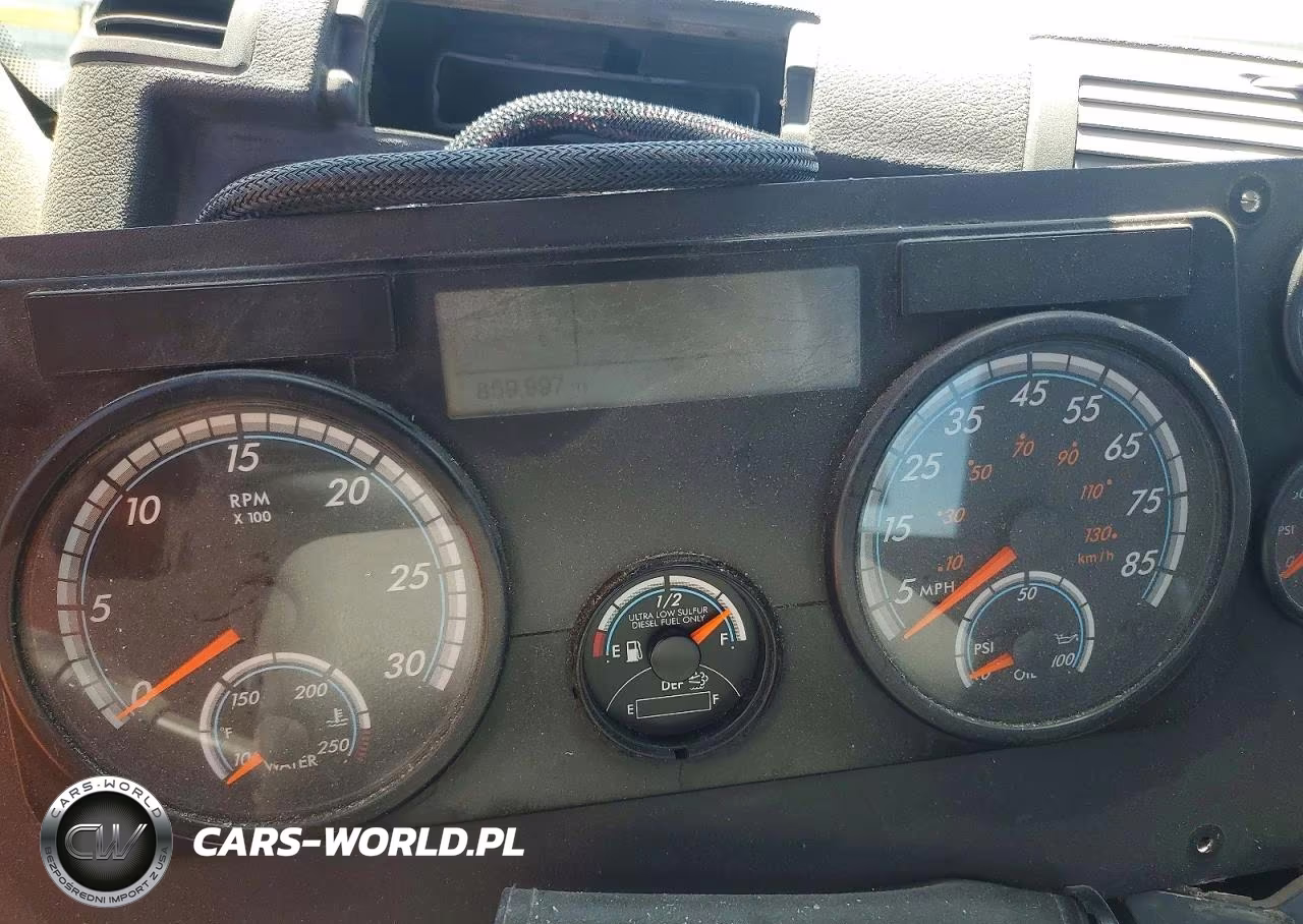 2018 Freightliner Cascadia 113 Semi Truck VIN:3AKBGADV6JSJN3088 - 8