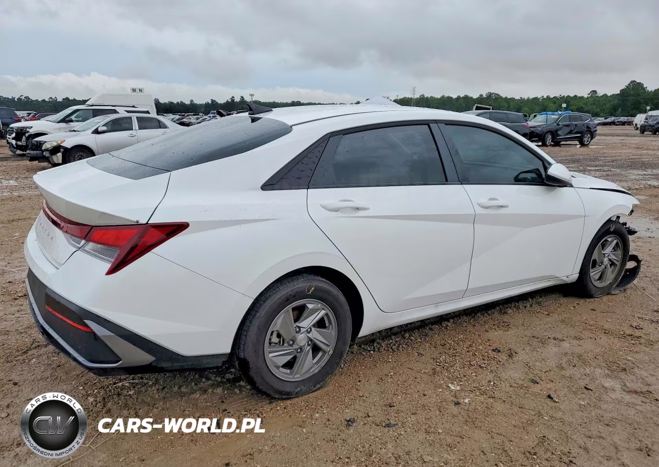 2026 Hyundai Elantra Se VIN:KMHLL4DG3TU141317 - 3