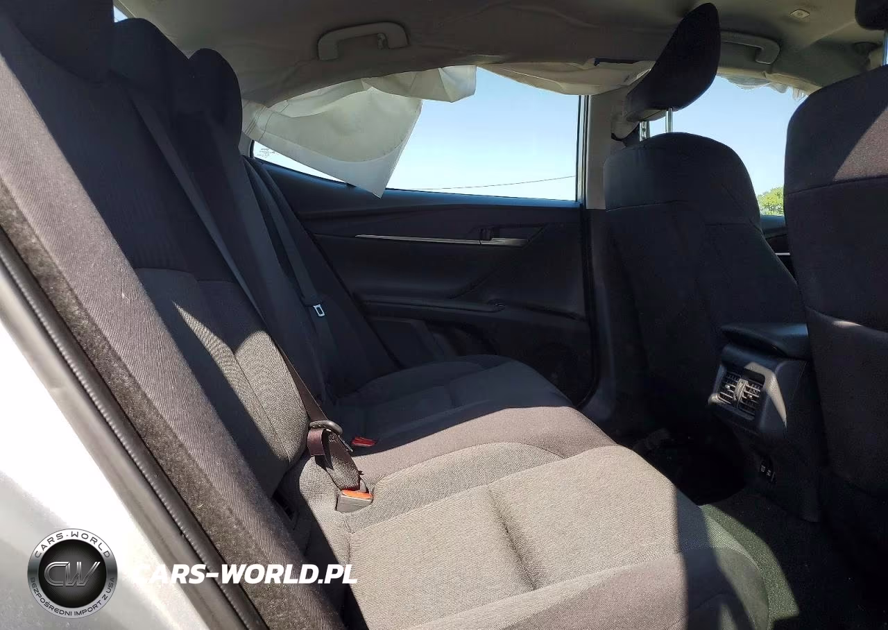 2025 Toyota Camry Le VIN:4T1DAACK1SU082555 - 10