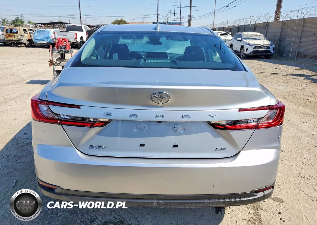 2025 Toyota Camry Le VIN:4T1DAACK1SU082555 - 6