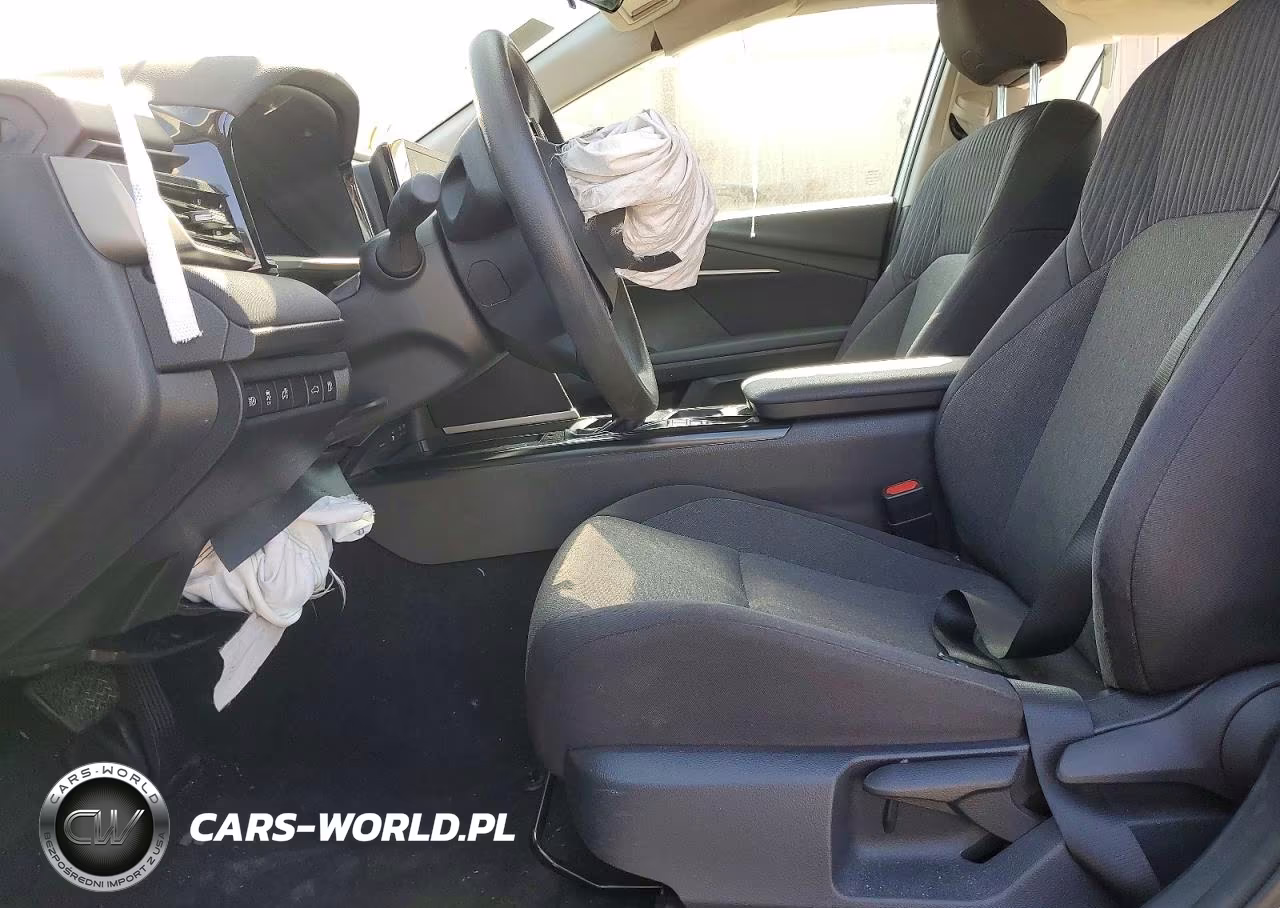2025 Toyota Camry Le VIN:4T1DAACK1SU082555 - 7