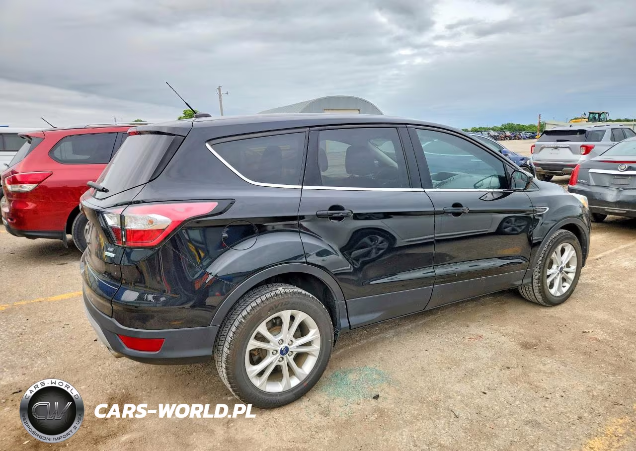 2017 Ford Escape Se VIN:1FMCU0GD3HUD83457 - 3