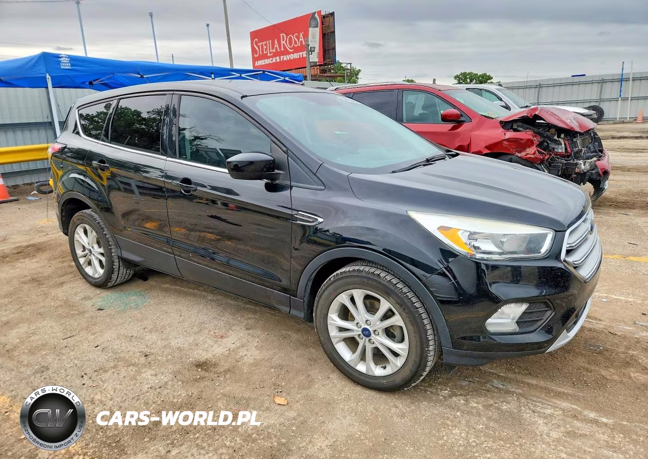 2017 Ford Escape Se VIN:1FMCU0GD3HUD83457 - 4