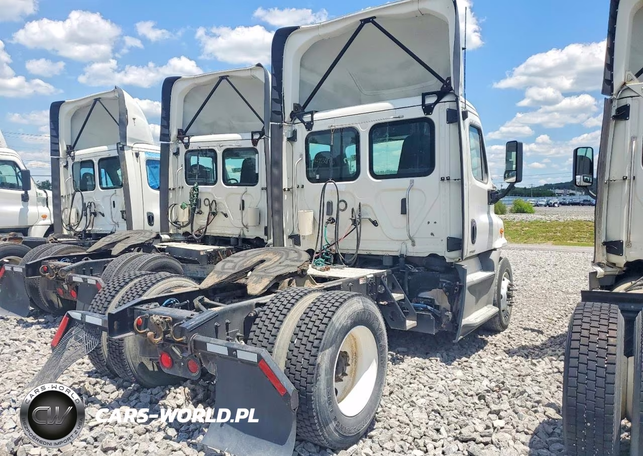 2018 Freightliner Cascadia 113 Semi Truck VIN:3AKBGADV7JSJN2872 - 4