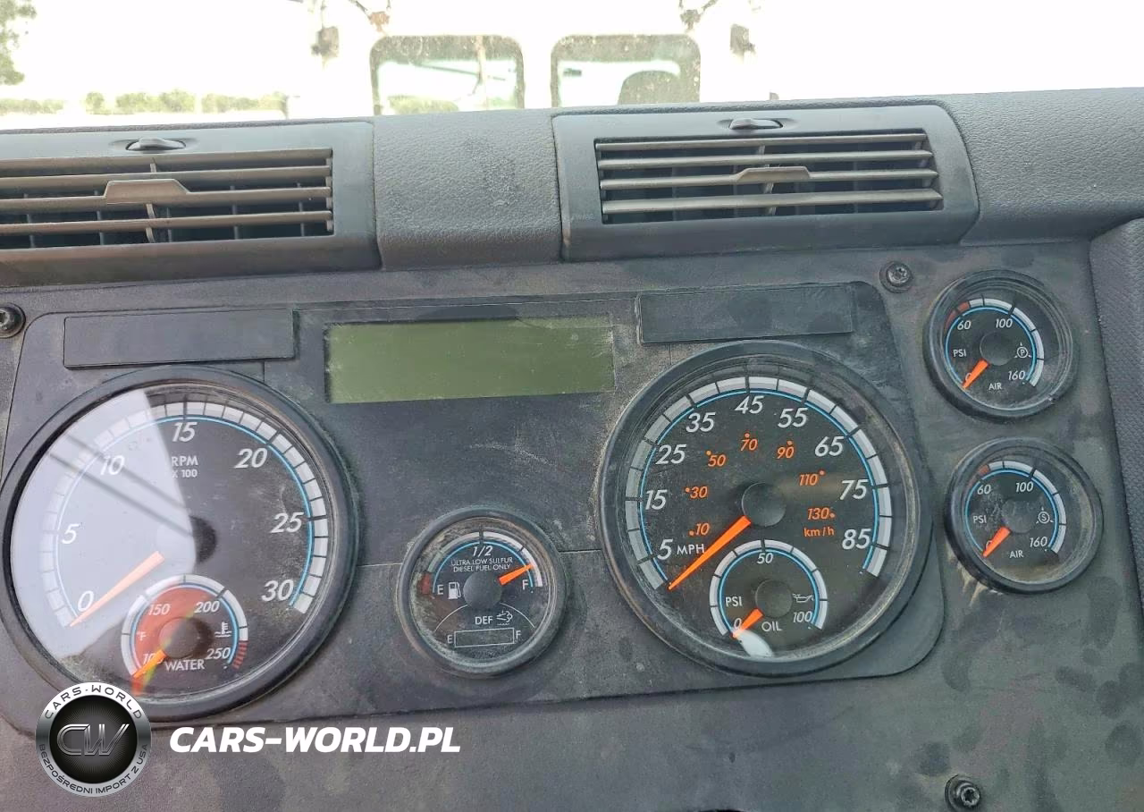 2018 Freightliner Cascadia 113 Semi Truck VIN:3AKBGADV7JSJN2872 - 8