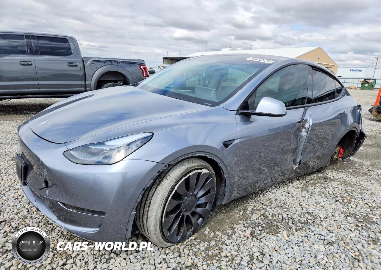2024 Tesla Model Y – zdjęcie 1 z 13