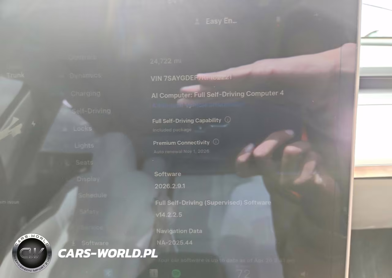 2024 Tesla Model Y VIN:7SAYGDEF7RF182221 - 9