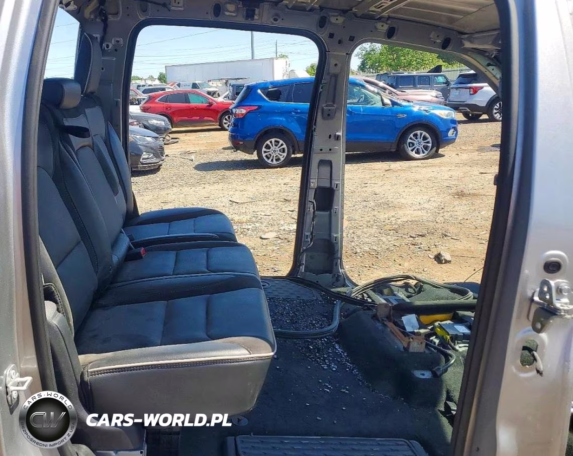 2025 Ram 1500 Laramie VIN:1C6SRFJPXSN604262 - 10
