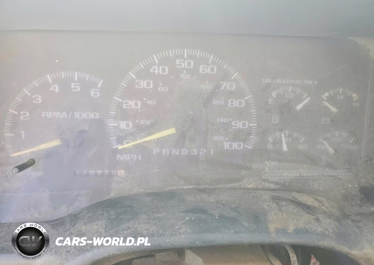 2000 Chevrolet Gmt-400 C3500 VIN:1GBJC34J0YF520406 - 8