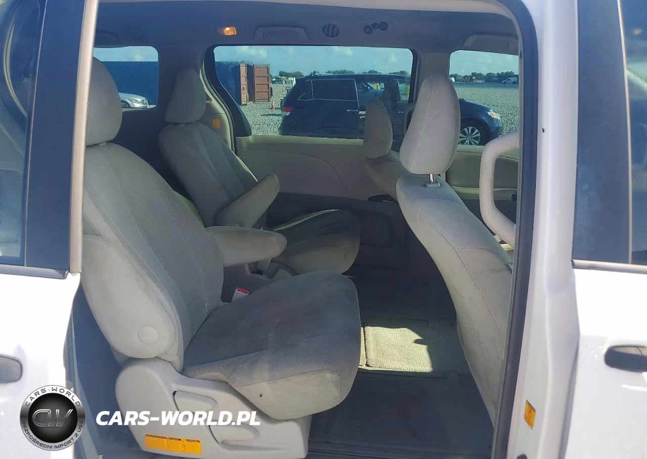 2012 Toyota Sienna Base 7-Passenger VIN:5TDKA3DC8CS012667 - 11