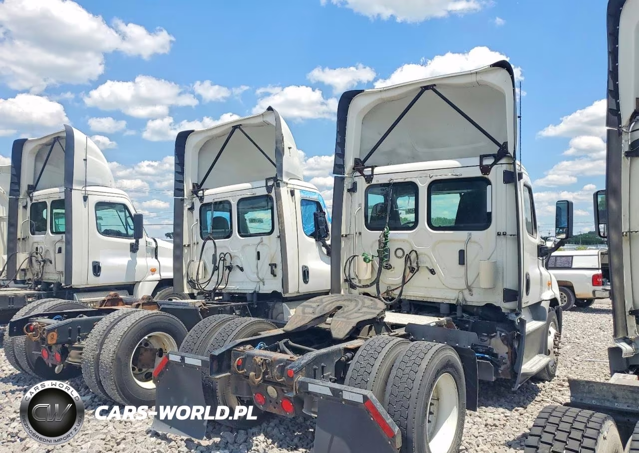 2018 Freightliner Cascadia 113 Semi Truck VIN:3AKBGADV0JSJN2714 - 4